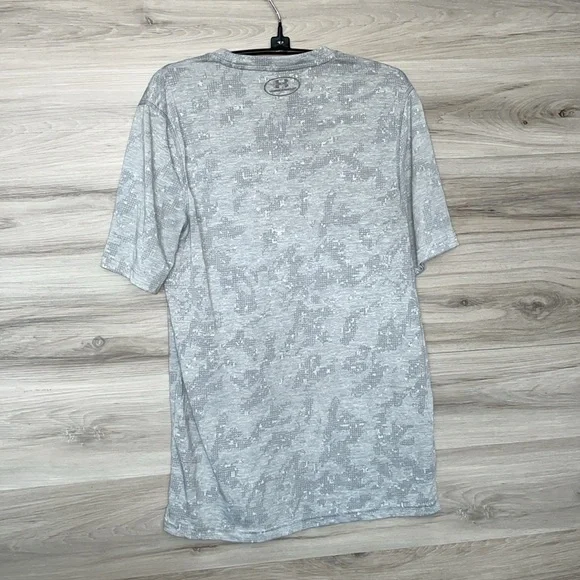 EUC- Men’s SS Under Armour Tee, S - Picture 4 of 4